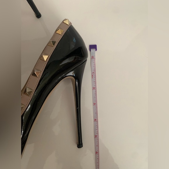 VALENTINO Black Patent Rockstud Pumps size 36.5/6.5 - Picture 3 of 9